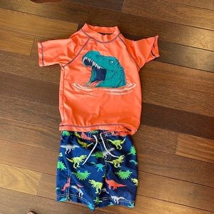 Boys size 4t bathing suit bottom, size 4 rash guard